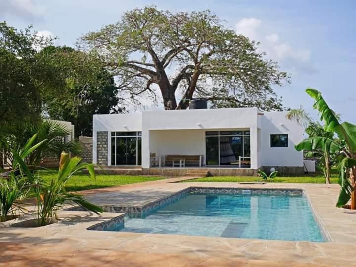 4 U Luxury Bungalows Diani Diani Beach Luaran gambar