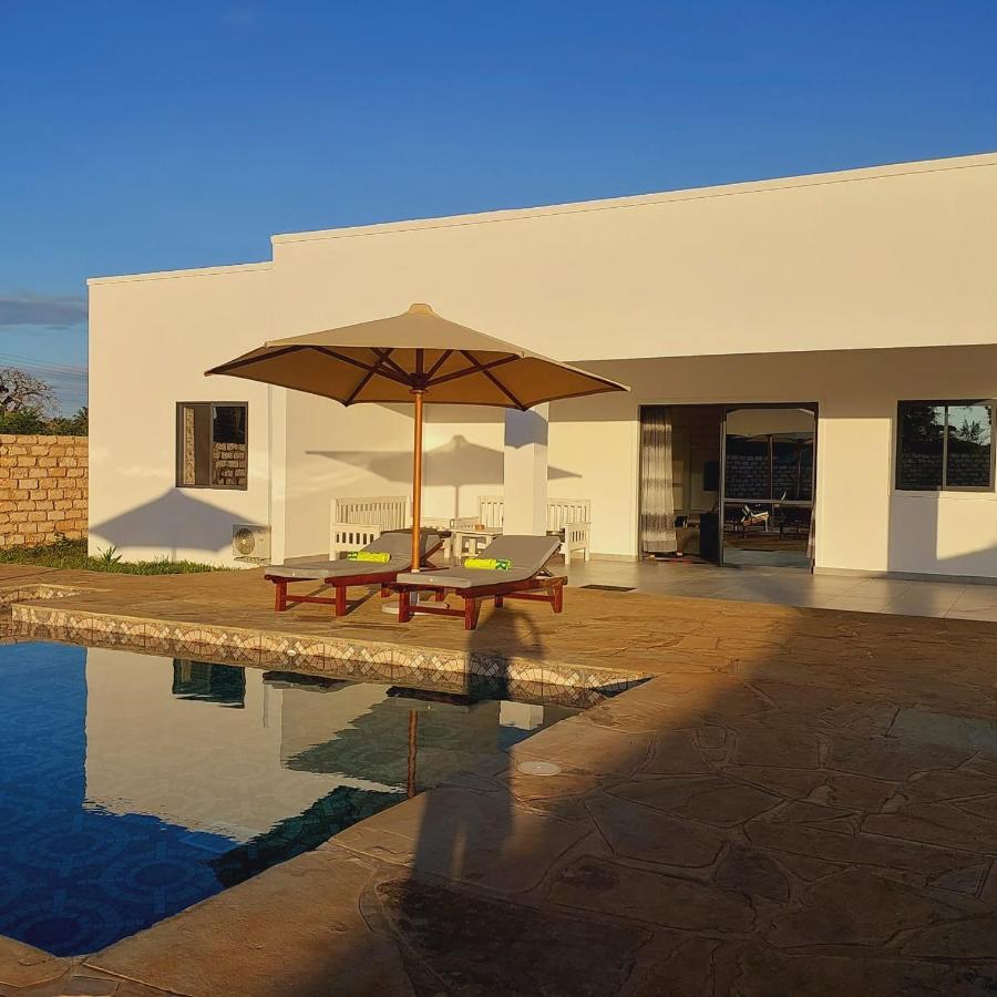 4 U Luxury Bungalows Diani Diani Beach Luaran gambar