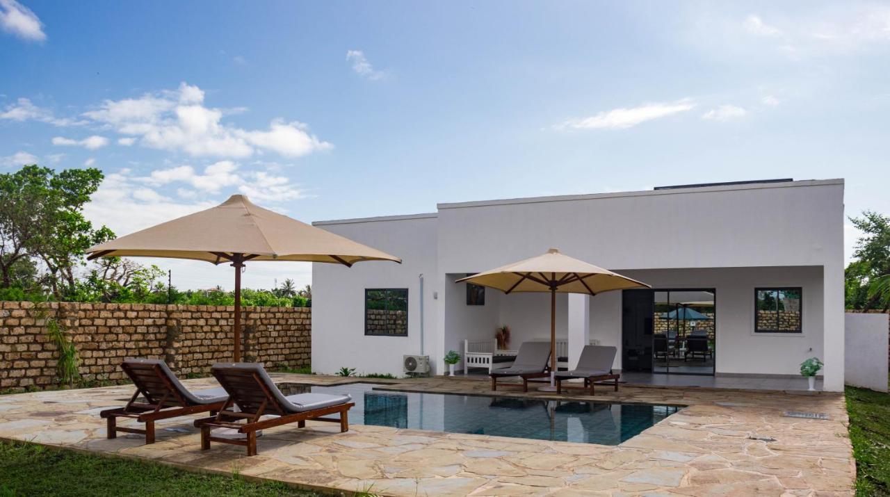 4 U Luxury Bungalows Diani Diani Beach Luaran gambar